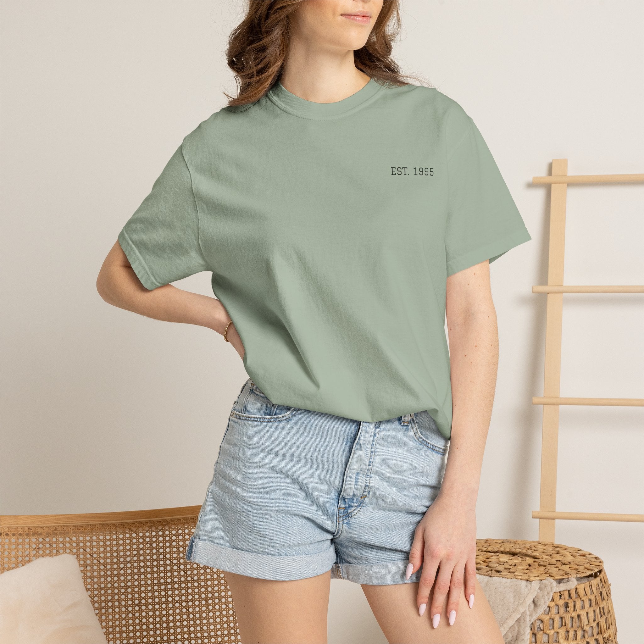 Coastal Harmony Surf T-Shirt – Vintage Wave & Sunset Graphic (Est. 1995)