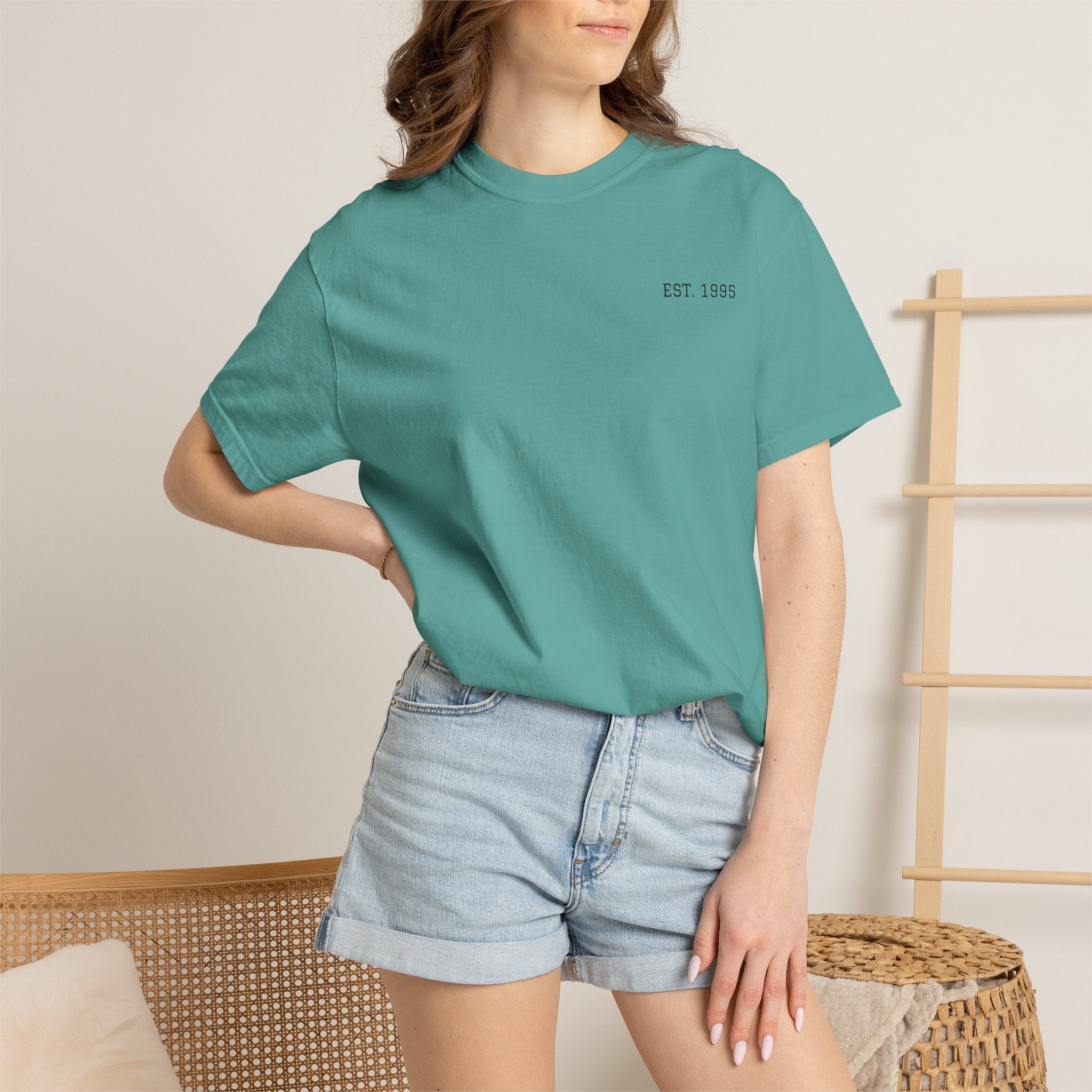 Coastal Harmony Surf T-Shirt – Vintage Wave & Sunset Graphic (Est. 1995)
